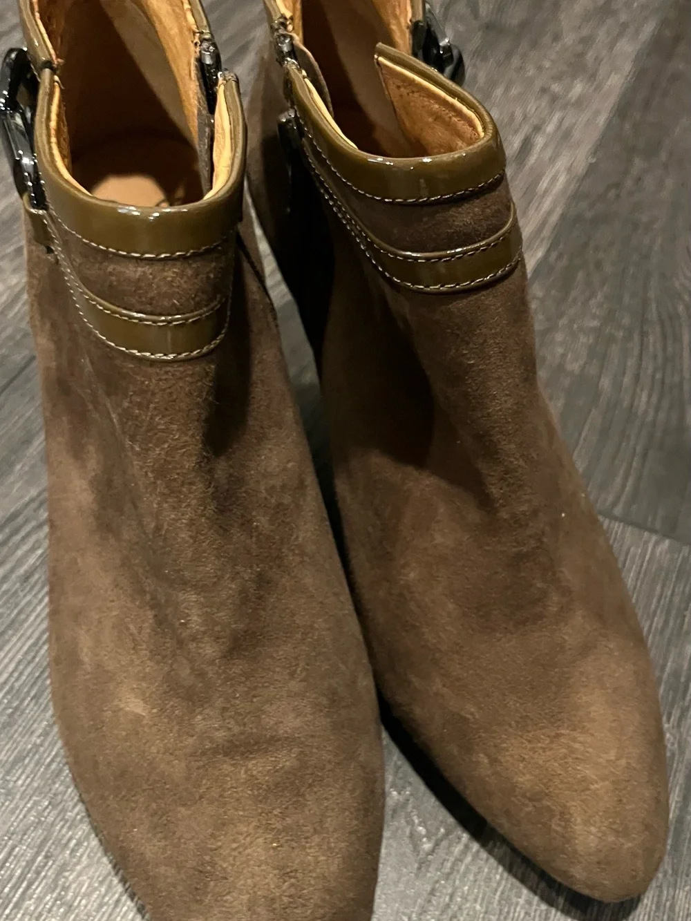 SOFFT Dark Tan Suede Ankle Booties with Brown Trim Sz 8.5 ORIG $145+! LUX DEAL!